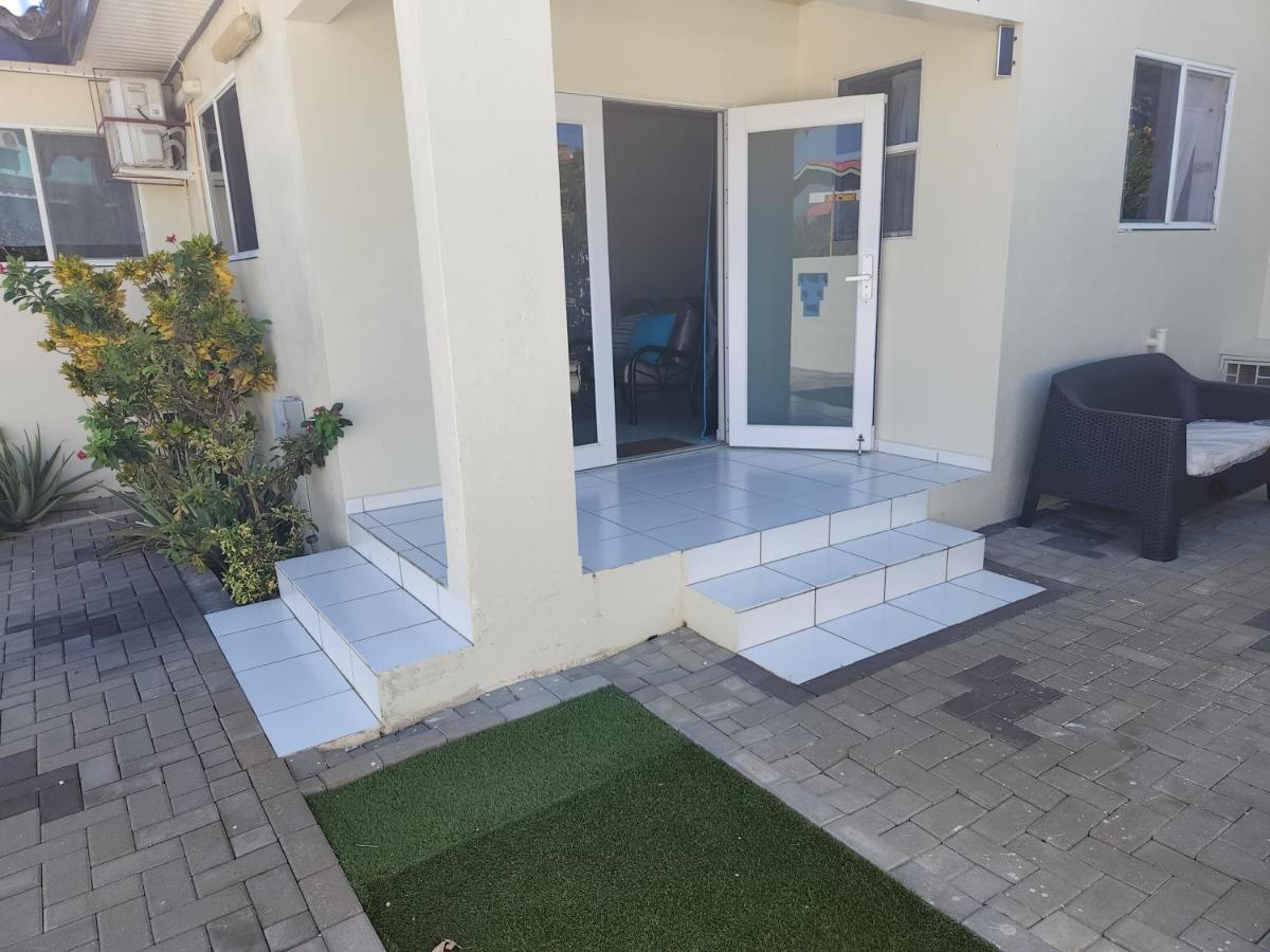 The Lush Apartment Willemstad Bagian luar foto
