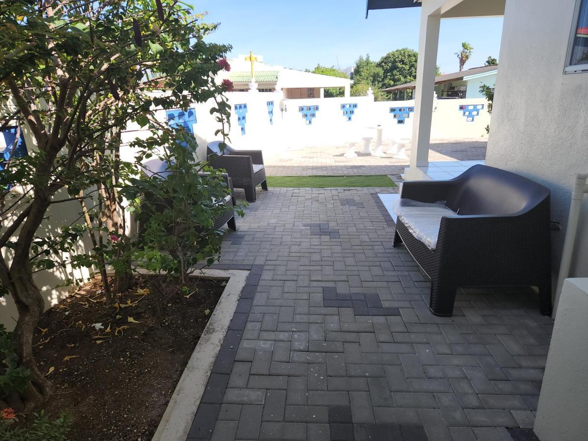 The Lush Apartment Willemstad Bagian luar foto