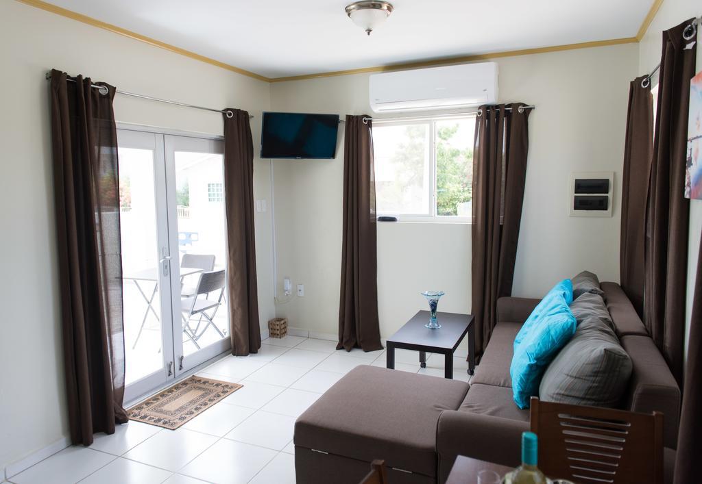 The Lush Apartment Willemstad Bagian luar foto