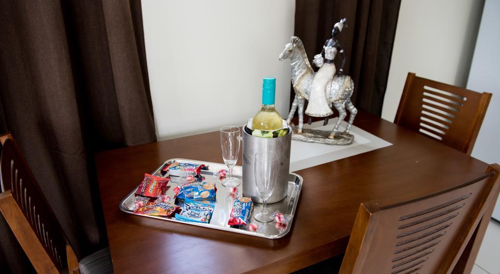 The Lush Apartment Willemstad Bagian luar foto