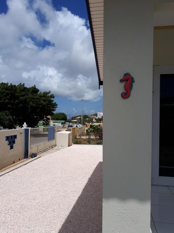 The Lush Apartment Willemstad Bagian luar foto