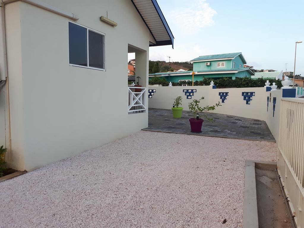 The Lush Apartment Willemstad Bagian luar foto