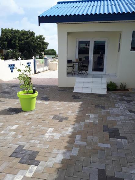 The Lush Apartment Willemstad Bagian luar foto